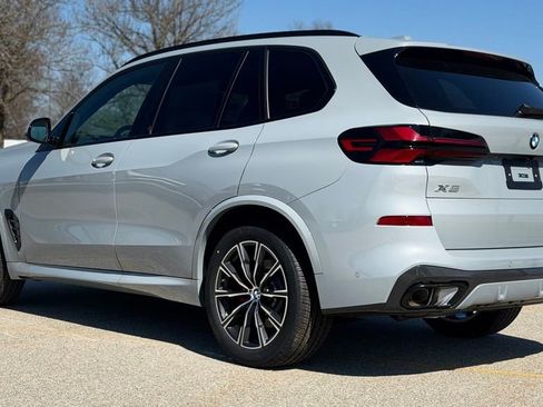 New 2026 BMW X5 xDrive40i AWD/4WD image 4