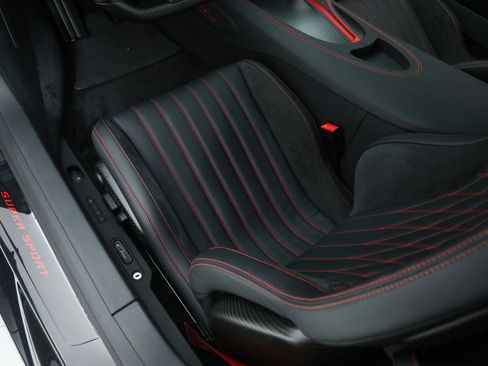 Used 2024 Bugatti Chiron Super Sport image 52