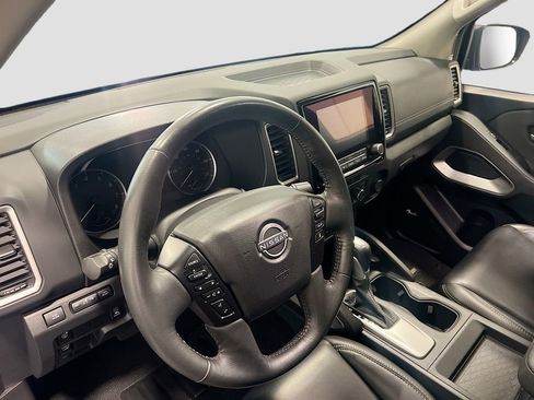 Used 2024 Nissan Frontier SL w/ Technology Package image 9