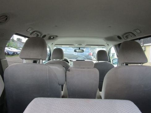 Used 2013 Toyota Sienna LE w/ Towing Pkg FWD image 23