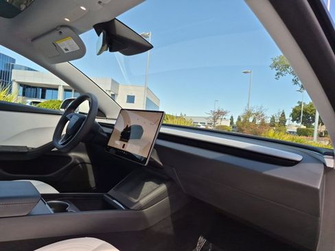 Used 2025 Tesla Model 3 Long Range RWD image 22