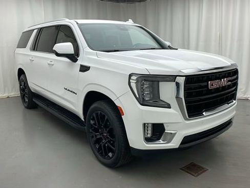 Used 2023 GMC Yukon XL SLE image 2