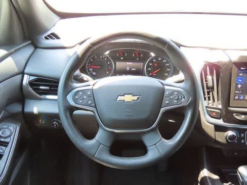Used 2023 Chevrolet Traverse LT FWD image 20