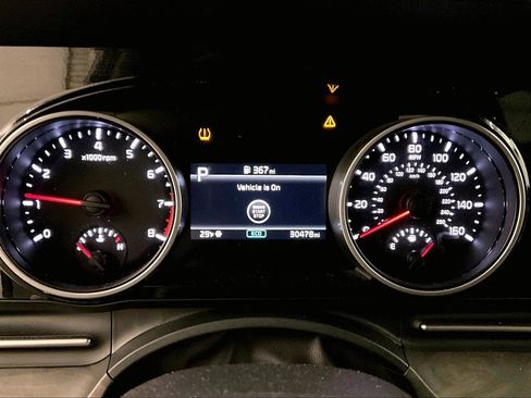 Used 2024 Kia Carnival EX image 19