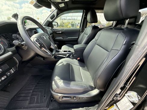 Used 2022 Toyota Tacoma TRD Sport w/ TRD Premium Sport Package RWD image 30