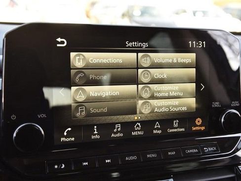 Certified 2024 Nissan Pathfinder SL image 17