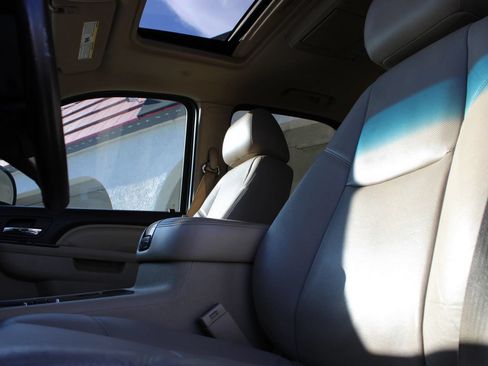 Used 2013 GMC Yukon Denali AWD/4WD image 15