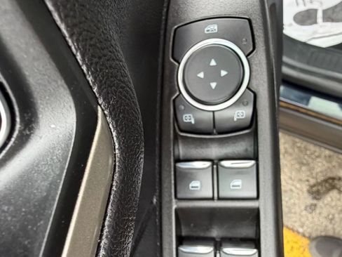 Used 2021 Ford Escape SE image 32