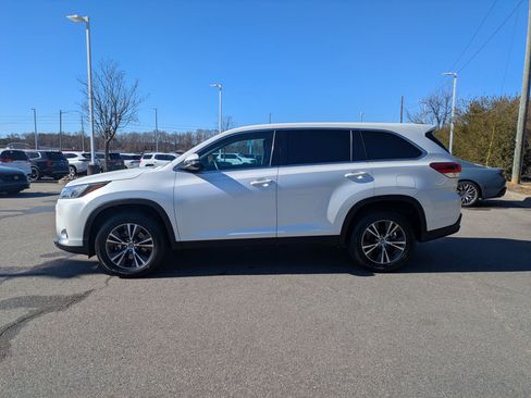 Used 2019 Toyota Highlander LE image 7