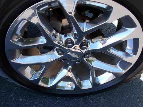 Used 2018 Chevrolet Suburban LT AWD/4WD image 19
