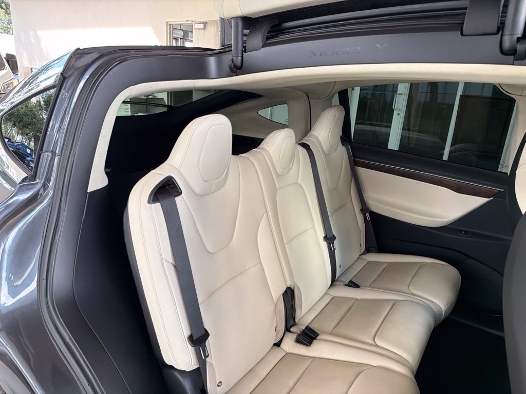 Used 2018 Tesla Model X 100D AWD/4WD image 32