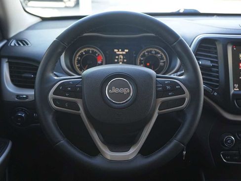 Used 2017 Jeep Cherokee Latitude w/ Comfort & Sound Group image 16