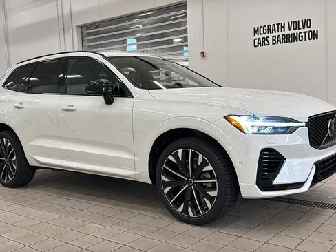 New 2026 Volvo XC60 T8 Ultra w/ Climate Package AWD/4WD image 3