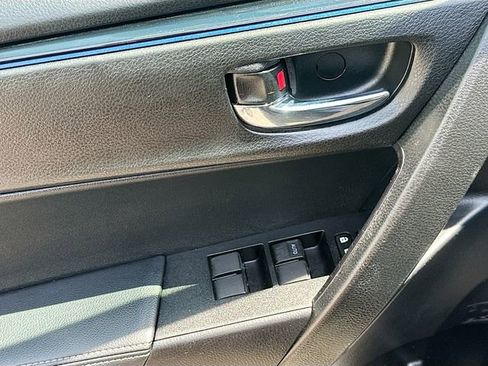 Used 2019 Toyota Corolla XSE FWD image 18