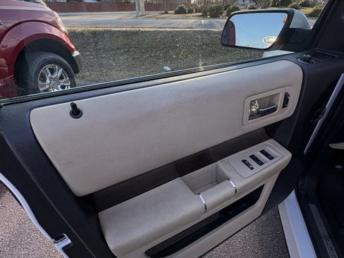 Used 2019 Ford Flex Limited image 12