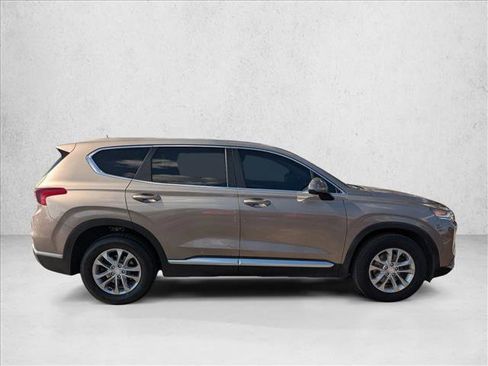 Used 2019 Hyundai Santa Fe SE image 4