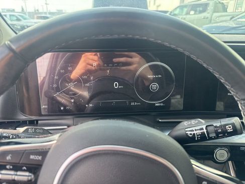 Used 2023 Kia Carnival SX Prestige FWD image 12