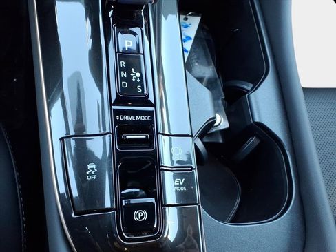 Used 2025 Toyota Crown Signia image 18