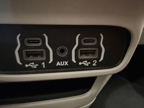 Used 2024 Chrysler Pacifica Touring-L FWD image 20