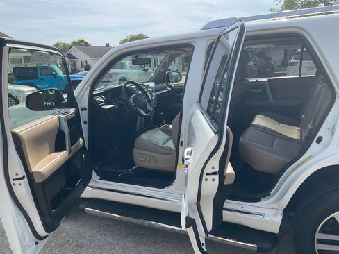 Used 2014 Toyota 4Runner Limited RWD image 9