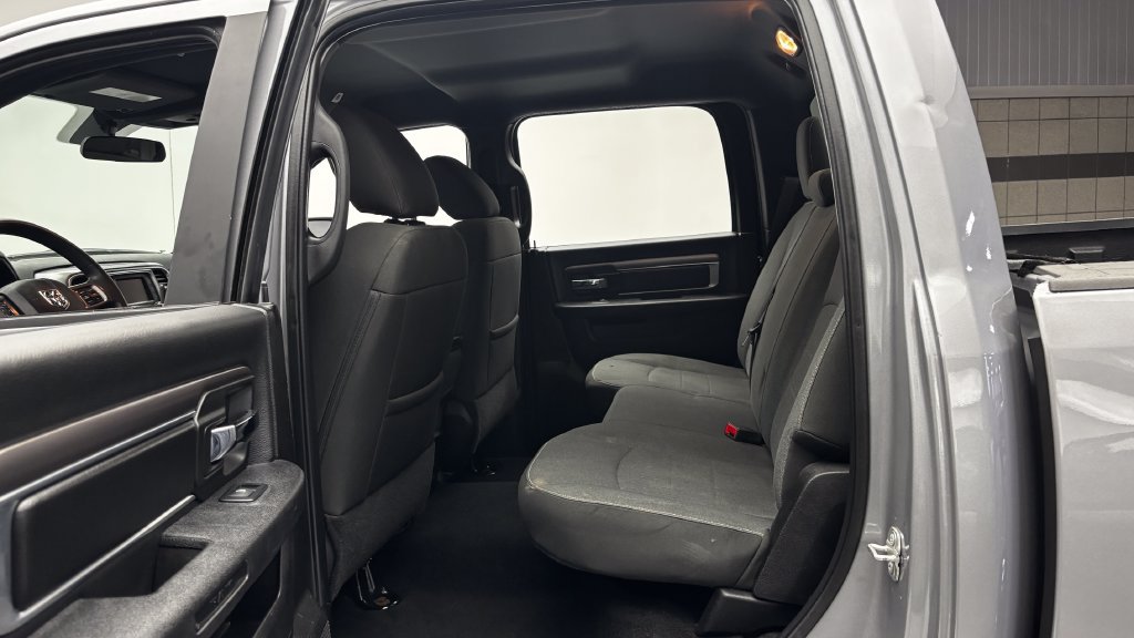 Used 2024 RAM 1500 Classic SLT AWD/4WD image 31