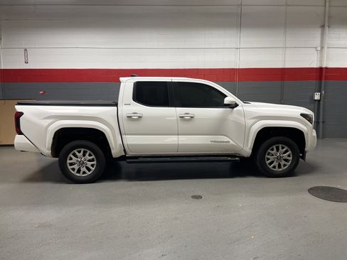 Certified 2024 Toyota Tacoma SR5 image 36