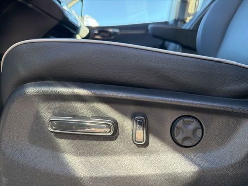 Used 2025 Honda Odyssey Touring image 17
