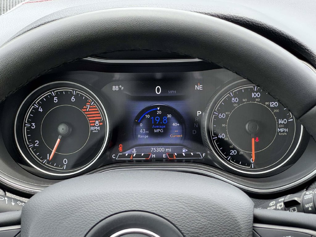 Used 2020 Jeep Cherokee Trailhawk AWD/4WD image 28