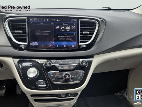 Certified 2024 Chrysler Pacifica Touring-L FWD image 10