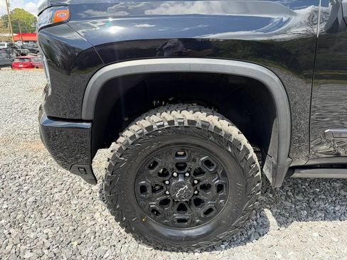 Used 2024 Chevrolet Silverado 2500 High Country w/ High Country Premium Package image 11