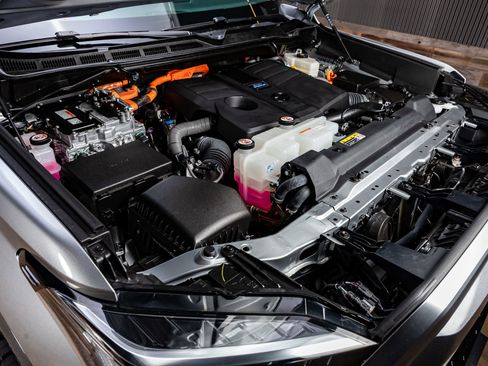 Used 2024 Toyota Tundra Limited image 40