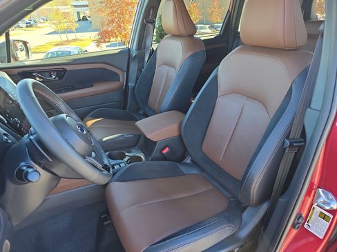 Used 2025 Subaru Forester Touring image 14