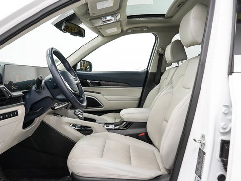 Used 2023 Kia Telluride EX w/ EX Captain's Chair Package AWD/4WD image 24