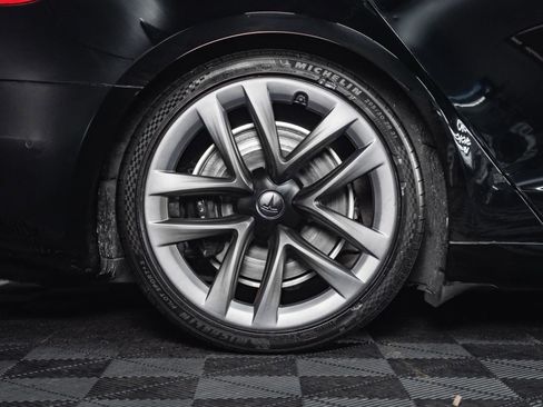 Used 2021 Tesla Model S Plaid image 12