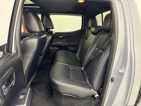 Used 2021 Toyota Tacoma TRD Off-Road w/ TRD Premium Off Road Package image 25