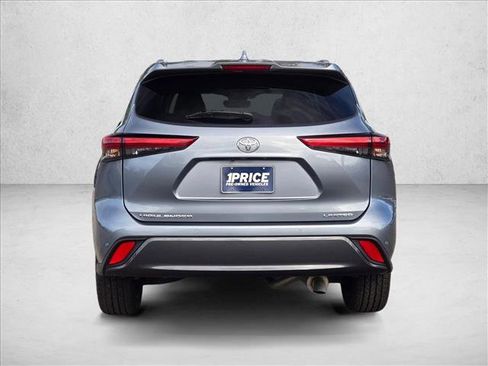 Used 2023 Toyota Highlander Limited image 7