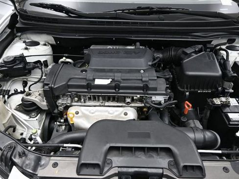 Used 2009 Hyundai Elantra GLS image 53