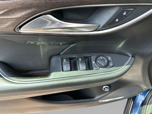 Used 2022 Buick Envision Avenir w/ Technology Package II FWD image 15
