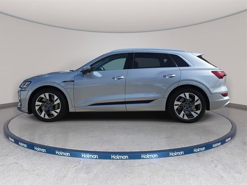 Certified 2022 Audi e-tron Premium image 6