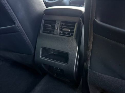 Used 2022 Mitsubishi Outlander SE image 27