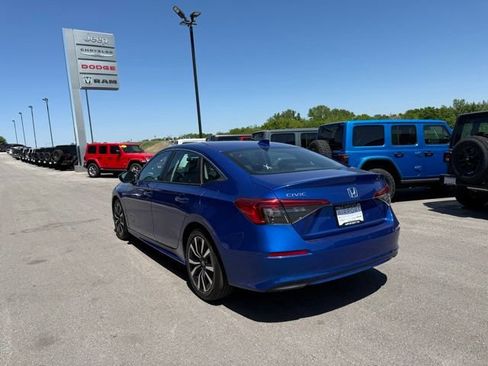 Used 2022 Honda Civic EX image 5