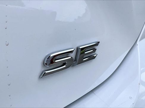 Used 2025 Toyota Camry SE FWD image 10