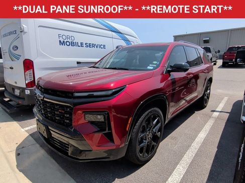 Used 2026 Chevrolet Traverse RS w/ LPO, Floor Liner Package FWD image 3