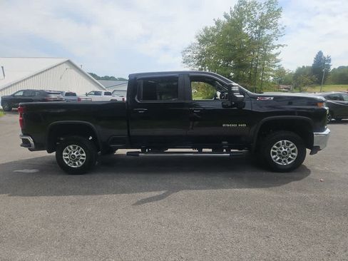 Used 2022 Chevrolet Silverado 2500 LT w/ Convenience Package AWD/4WD image 6