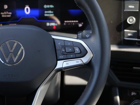 Used 2023 Volkswagen Jetta SE image 23