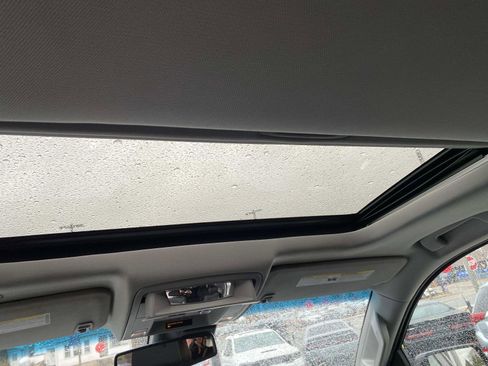 Used 2018 Chevrolet Tahoe LT w/ RST Edition image 11