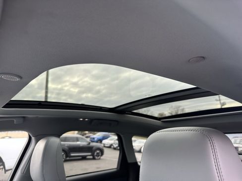 Used 2021 Lincoln Corsair AWD w/ Premium Package image 7