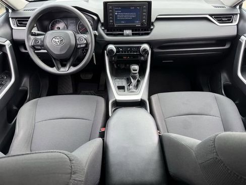Used 2021 Toyota RAV4 LE AWD/4WD image 11