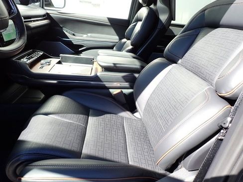 New 2025 Lincoln Navigator Black Label AWD/4WD image 22
