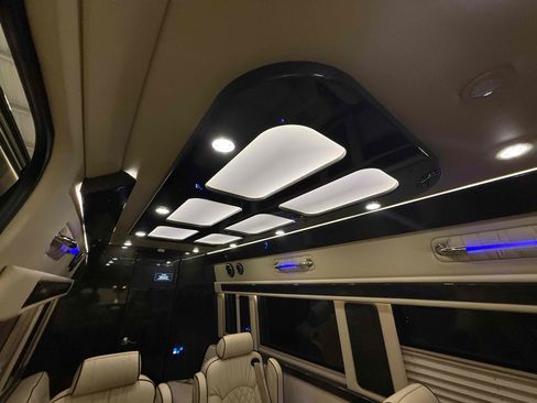 Used 2017 Mercedes-Benz Sprinter 3500 image 53